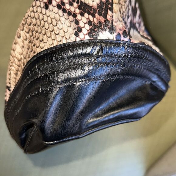Simply Vera Black Tan Pink Shimmery Faux Leather Python Print Shopper Bag Purse - Picture 13 of 14